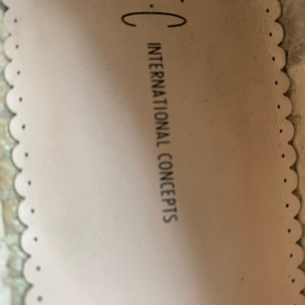 Shoes - Picture 4 of 5